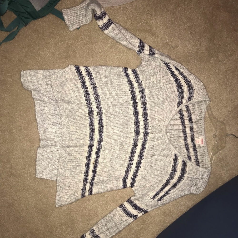 Knit stripped sweater